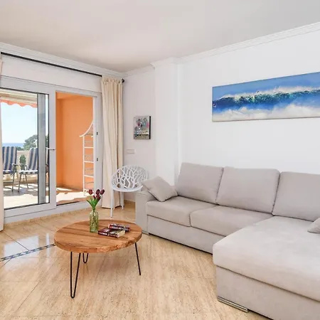 Apartment Poolbeach Vi By Aguilarent